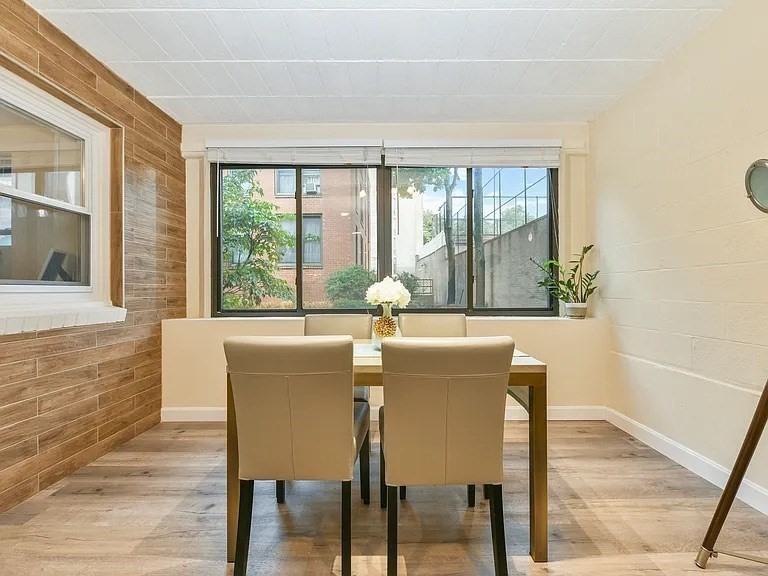 18 Juniper St - Photo 3 of 11