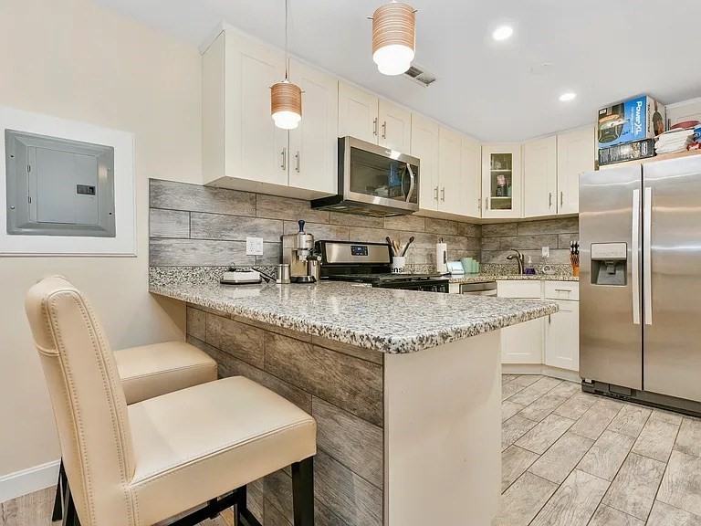 18 Juniper St - Photo 5 of 11