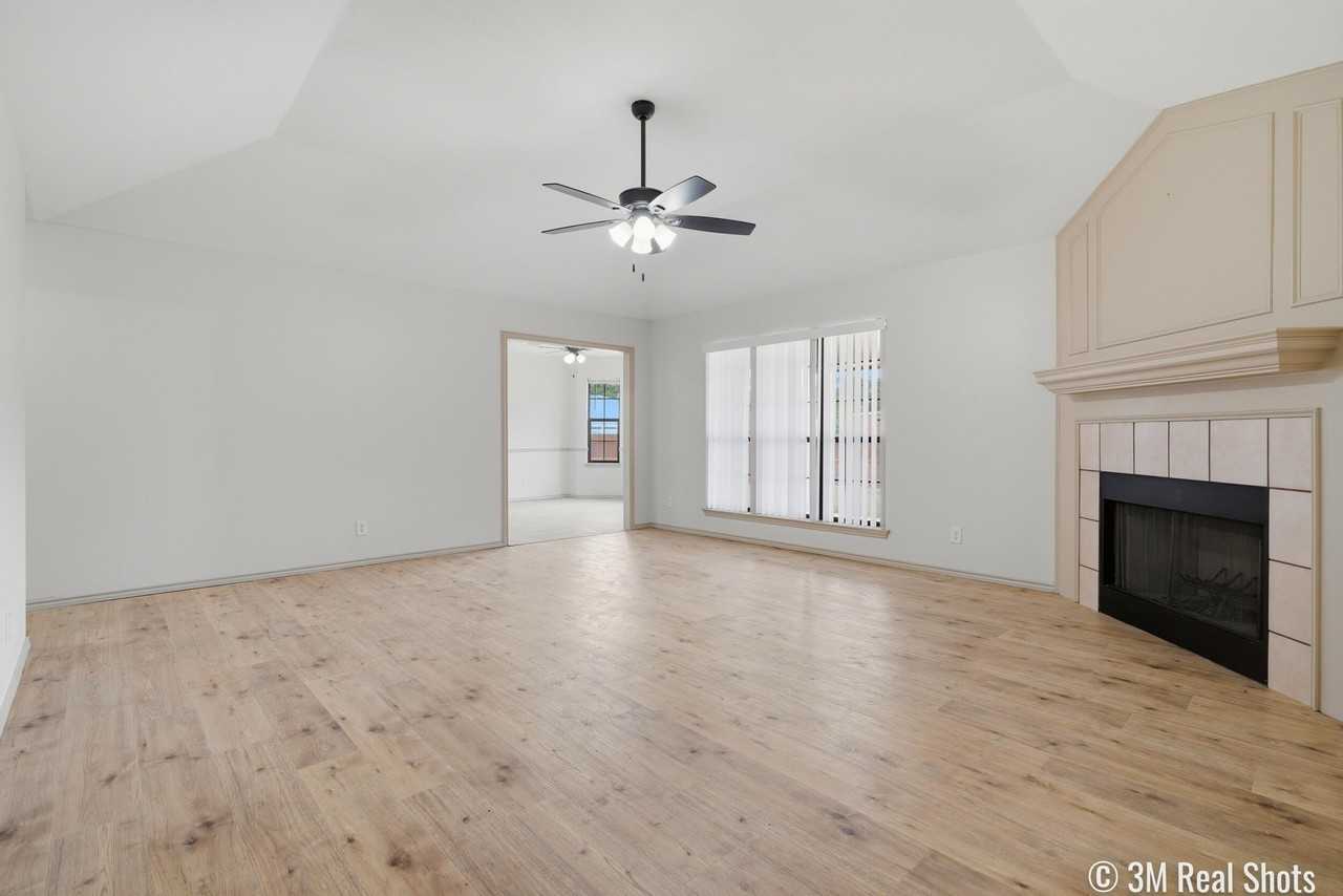5854 Hickorywood Dr - Photo 3 of 21