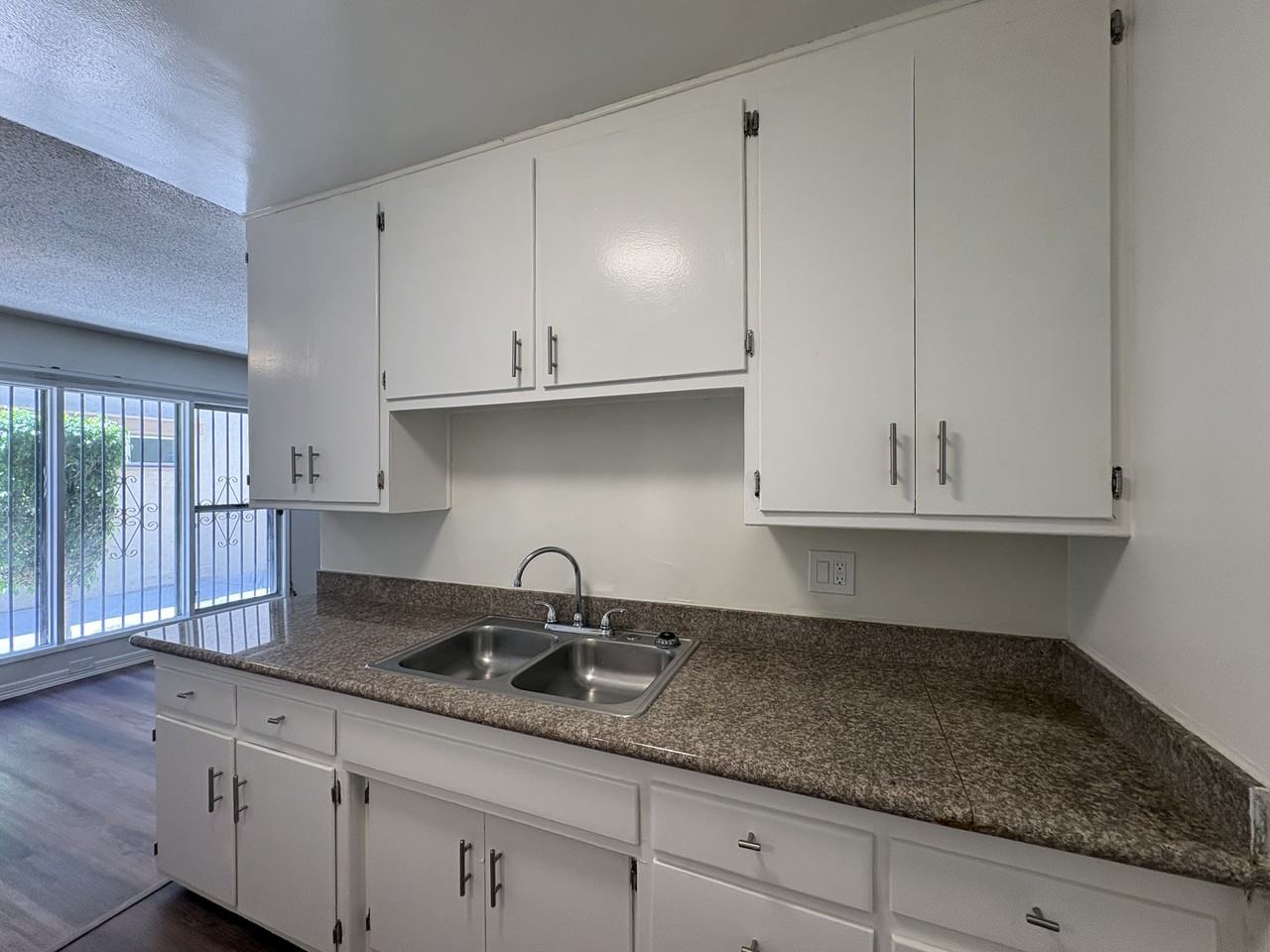 2936 West El Segundo Boulevard #2 - Photo 7 of 8