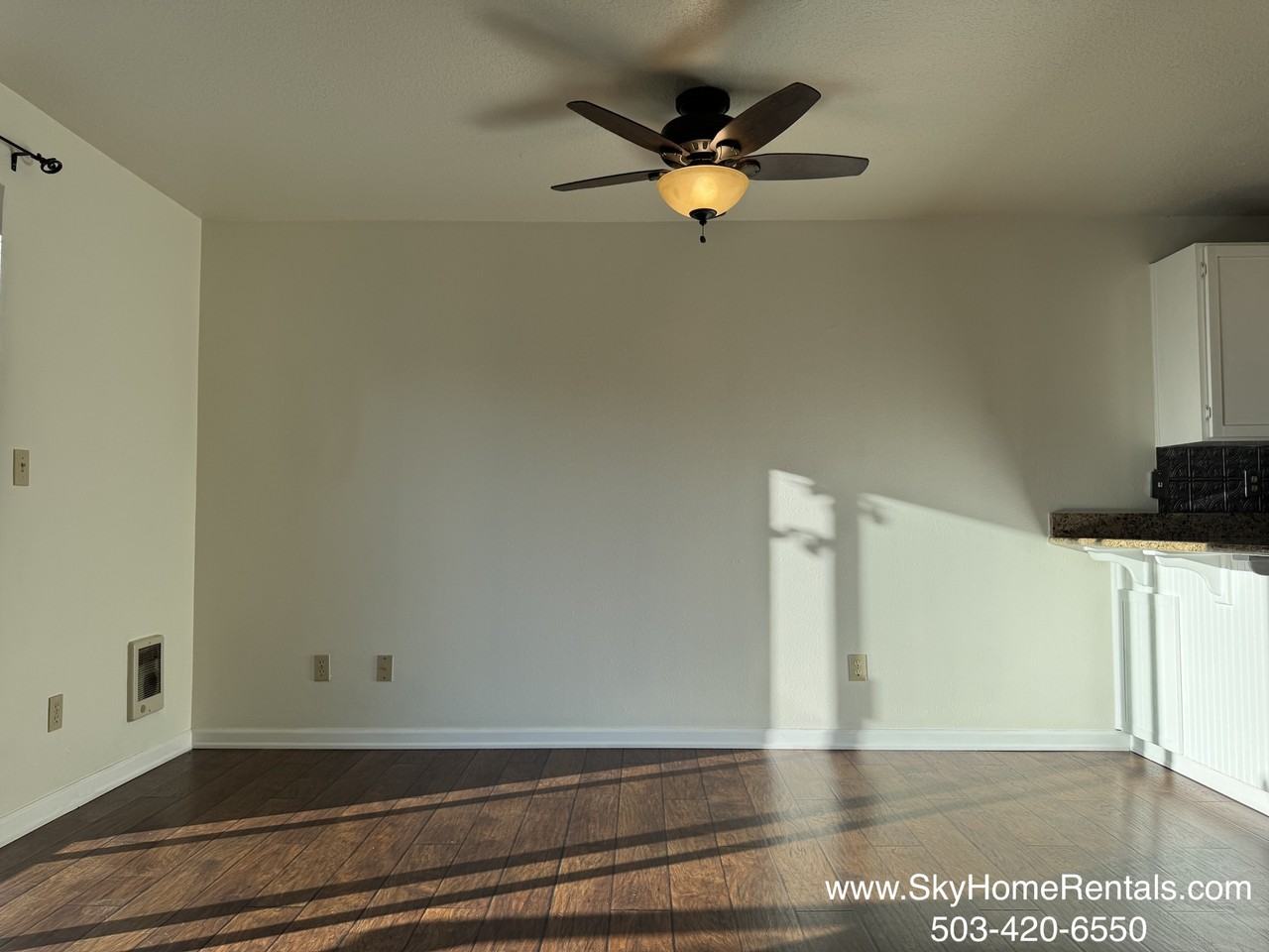 2180 Maplewood Drive South - Photo 7 of 19