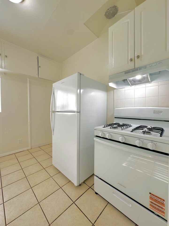 2080 Chestnut Avenue - Photo 6 of 20