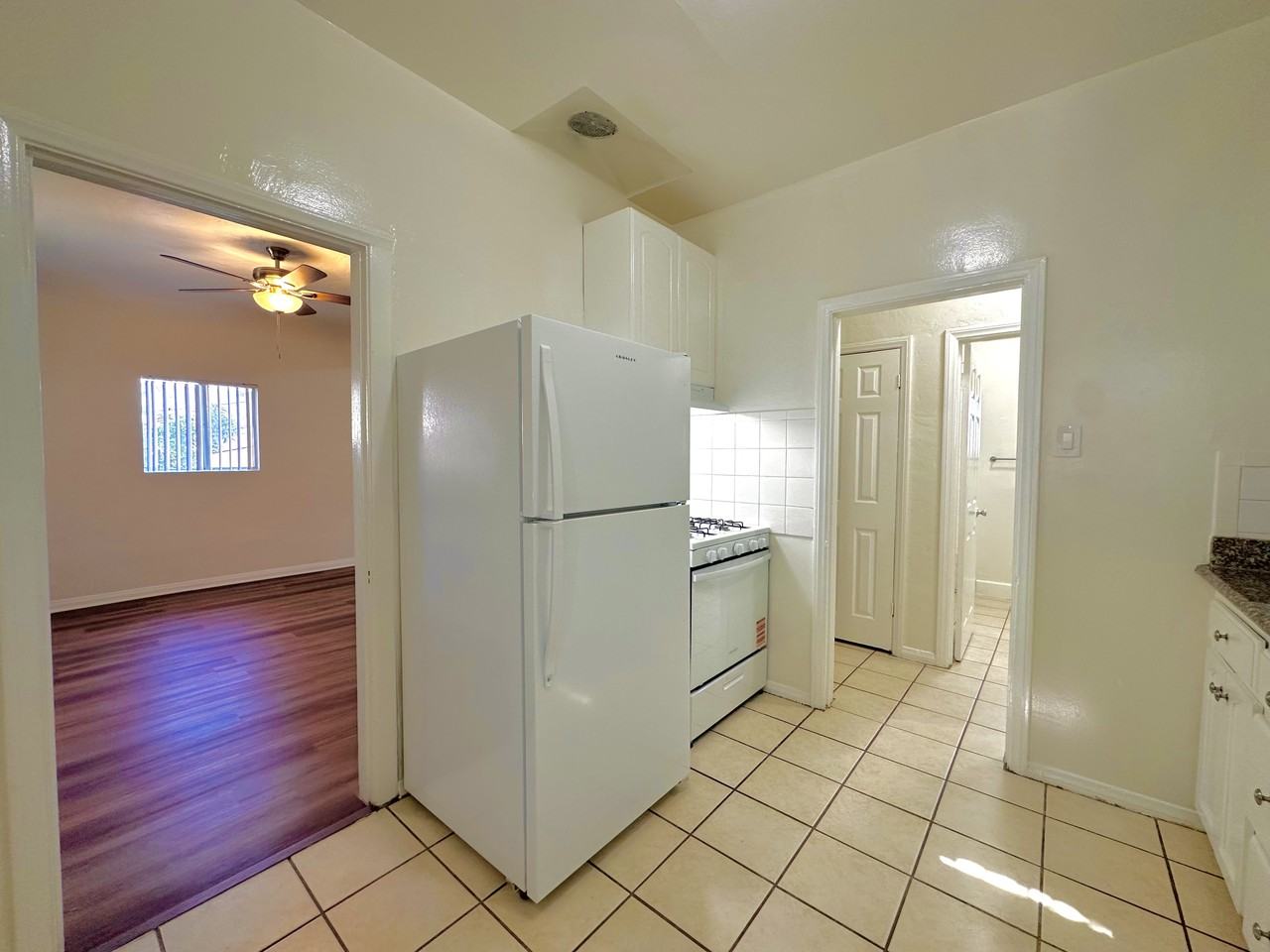 2080 Chestnut Avenue - Photo 5 of 20