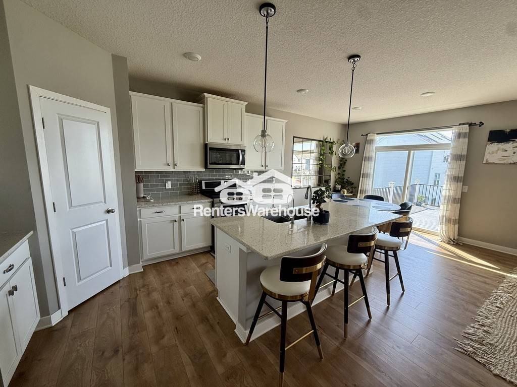 1515 Ironwood Dr - Photo 3 of 42