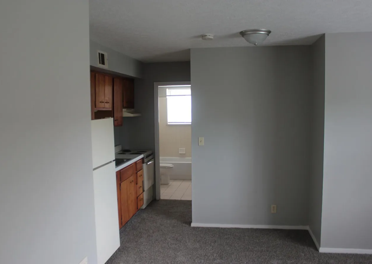 2504 Langdon Dr #8 - Photo 5 of 11
