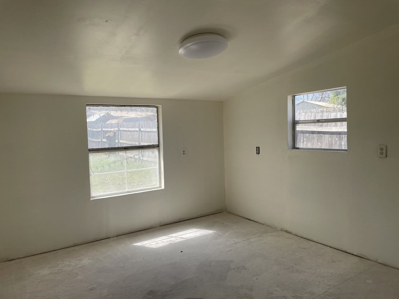117 Bowie St - Photo 2 of 10