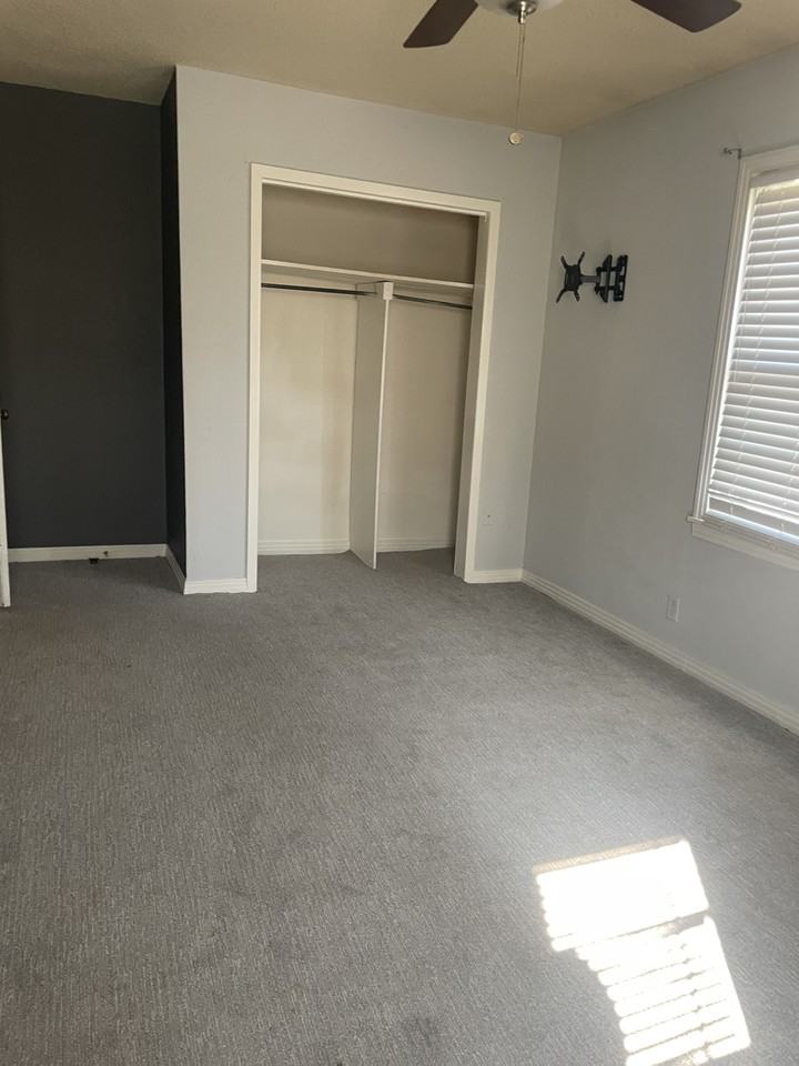 117 Bowie St - Photo 3 of 10