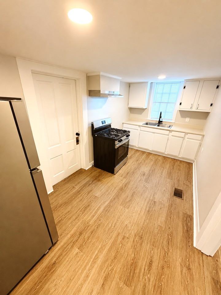1004 3rd Ave N #102 - Photo 5 of 10
