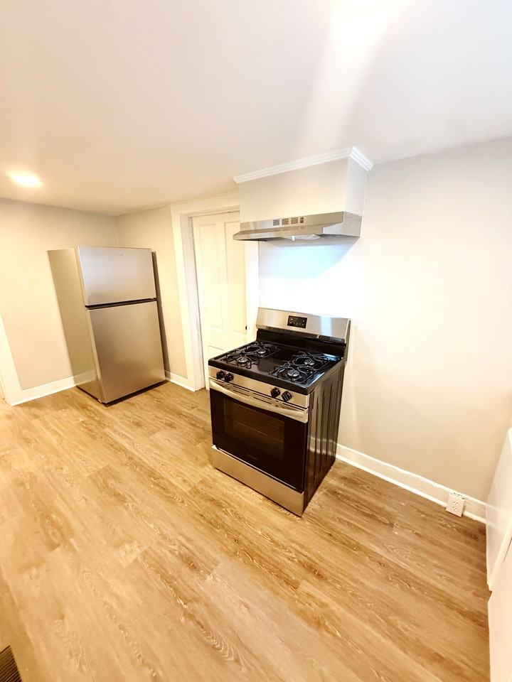 1004 3rd Ave N #102 - Photo 6 of 10