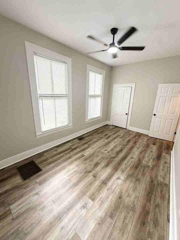 1004 3rd Ave N #102 - Photo 7 of 10