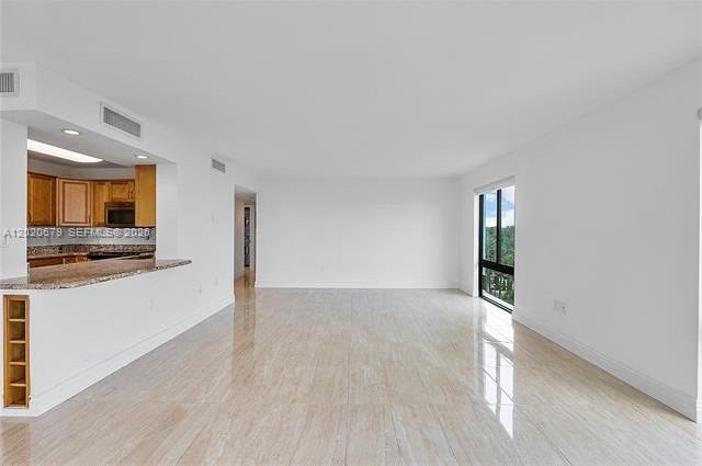 1600 S Bayshore Ln #6A - Photo 5 of 28