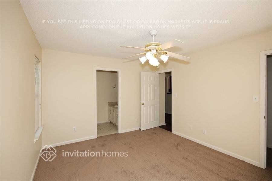 1406 N Hampton Dr - Photo 6 of 11