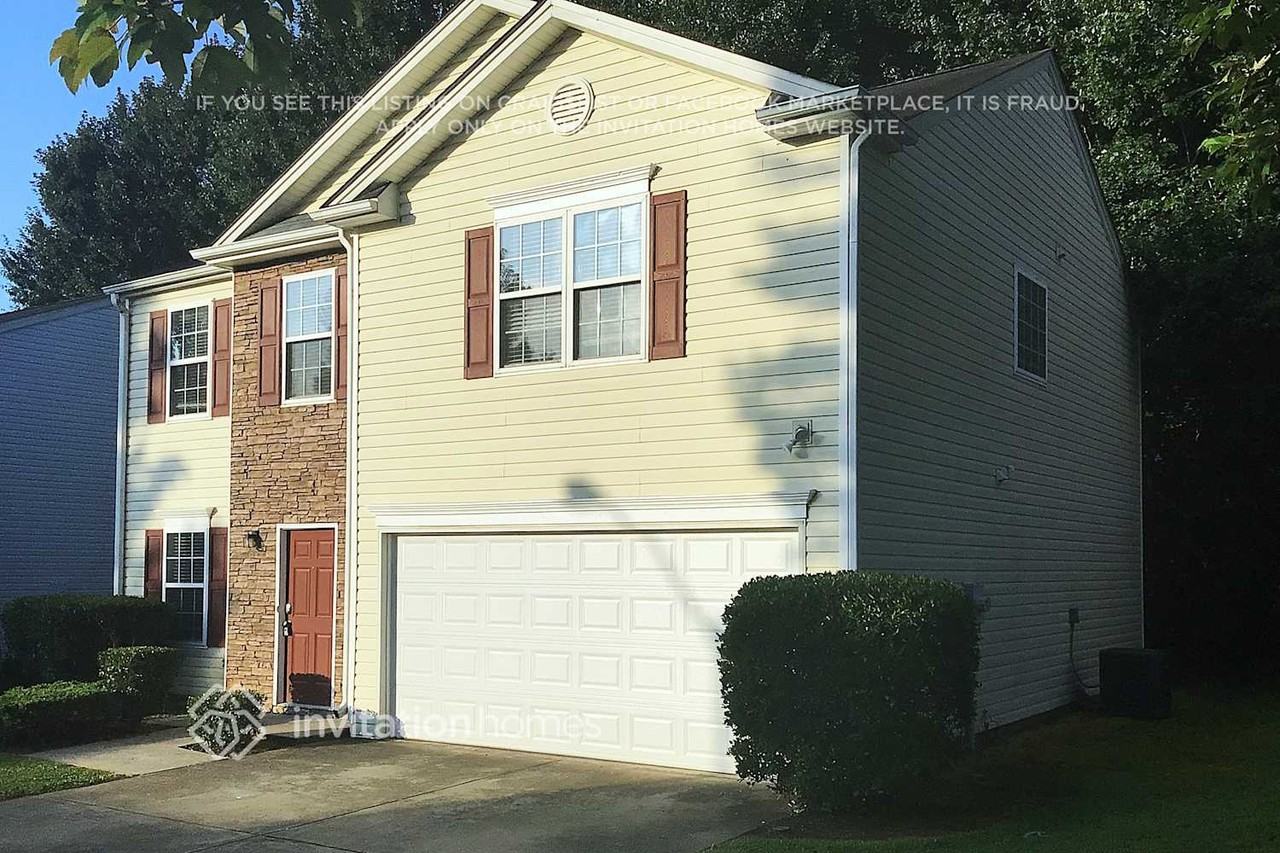 311 Westminster Dr - Photo 2 of 13