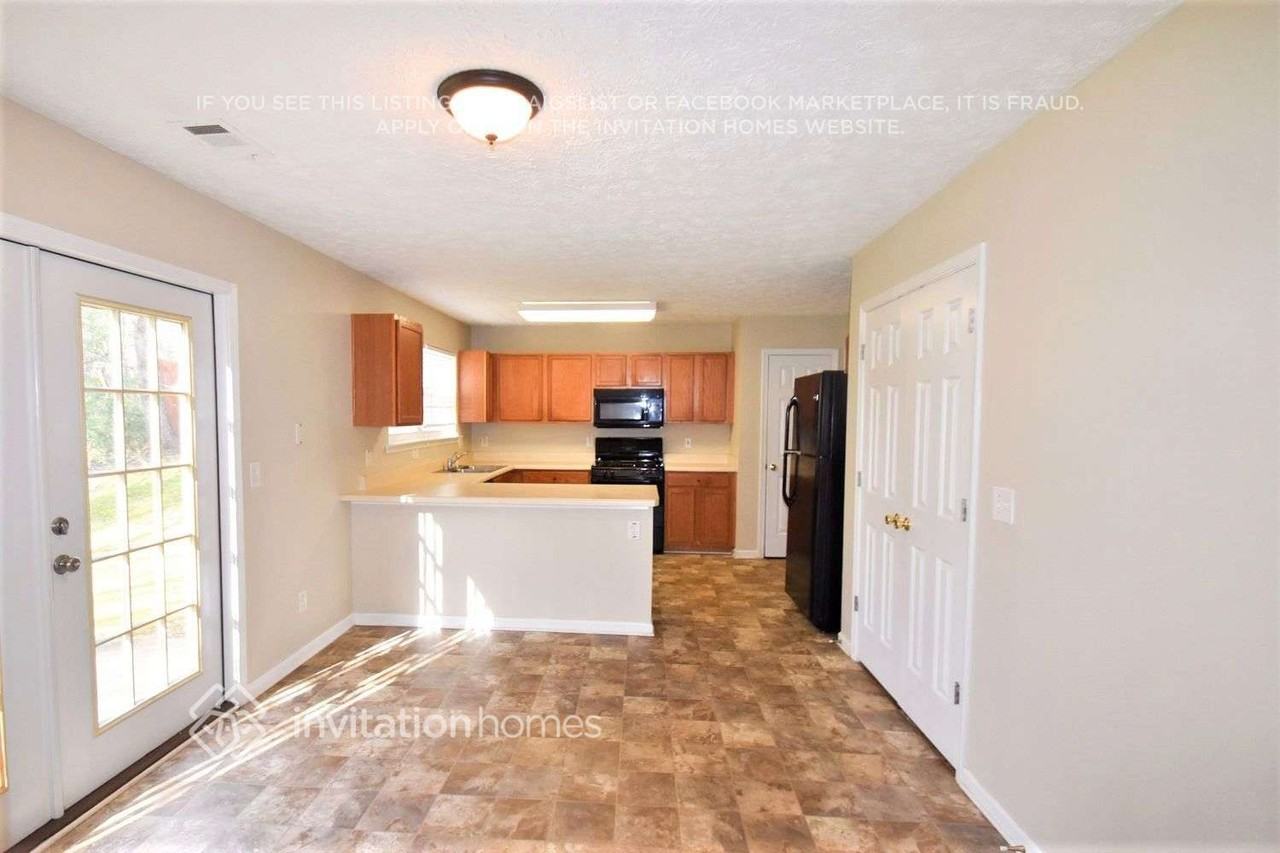 311 Westminster Dr - Photo 4 of 13