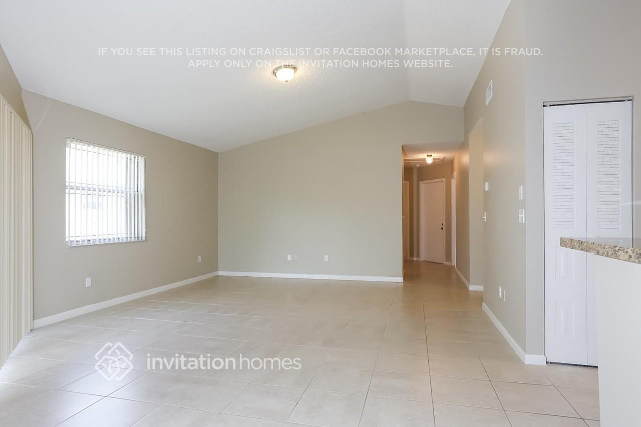 9913 Nw 9th Ct - Photo 4 of 21