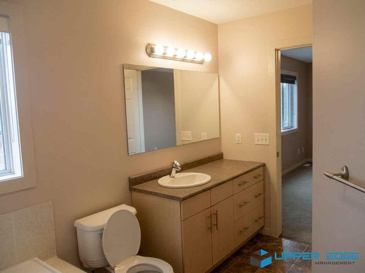 70 Bridgeland Drive North - Photo 3 of 8