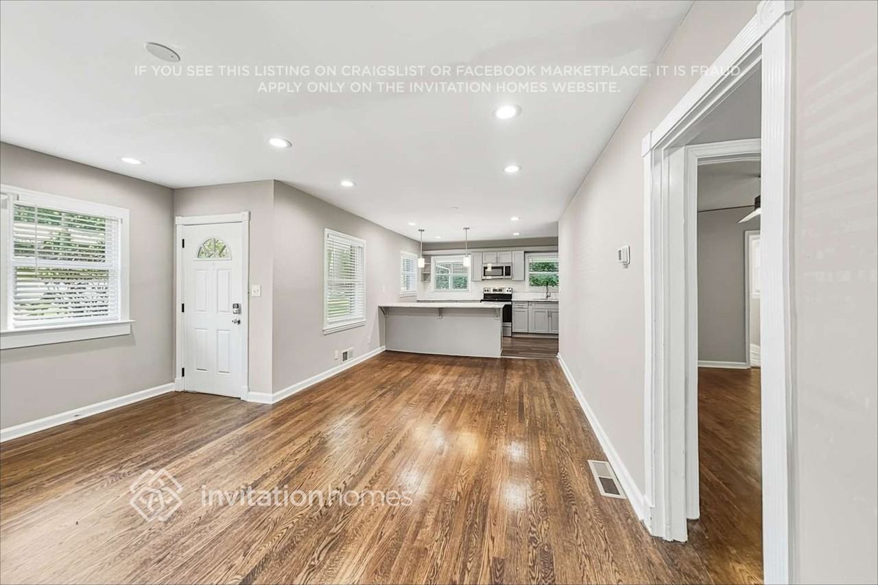 1095 Longshore Dr - Photo 3 of 18