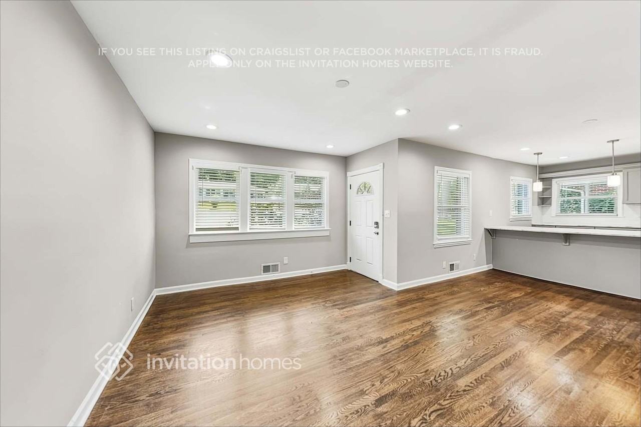 1095 Longshore Dr - Photo 5 of 18