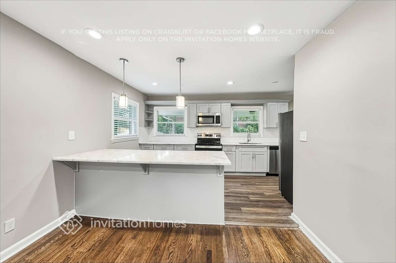 1095 Longshore Dr - Photo 6 of 18