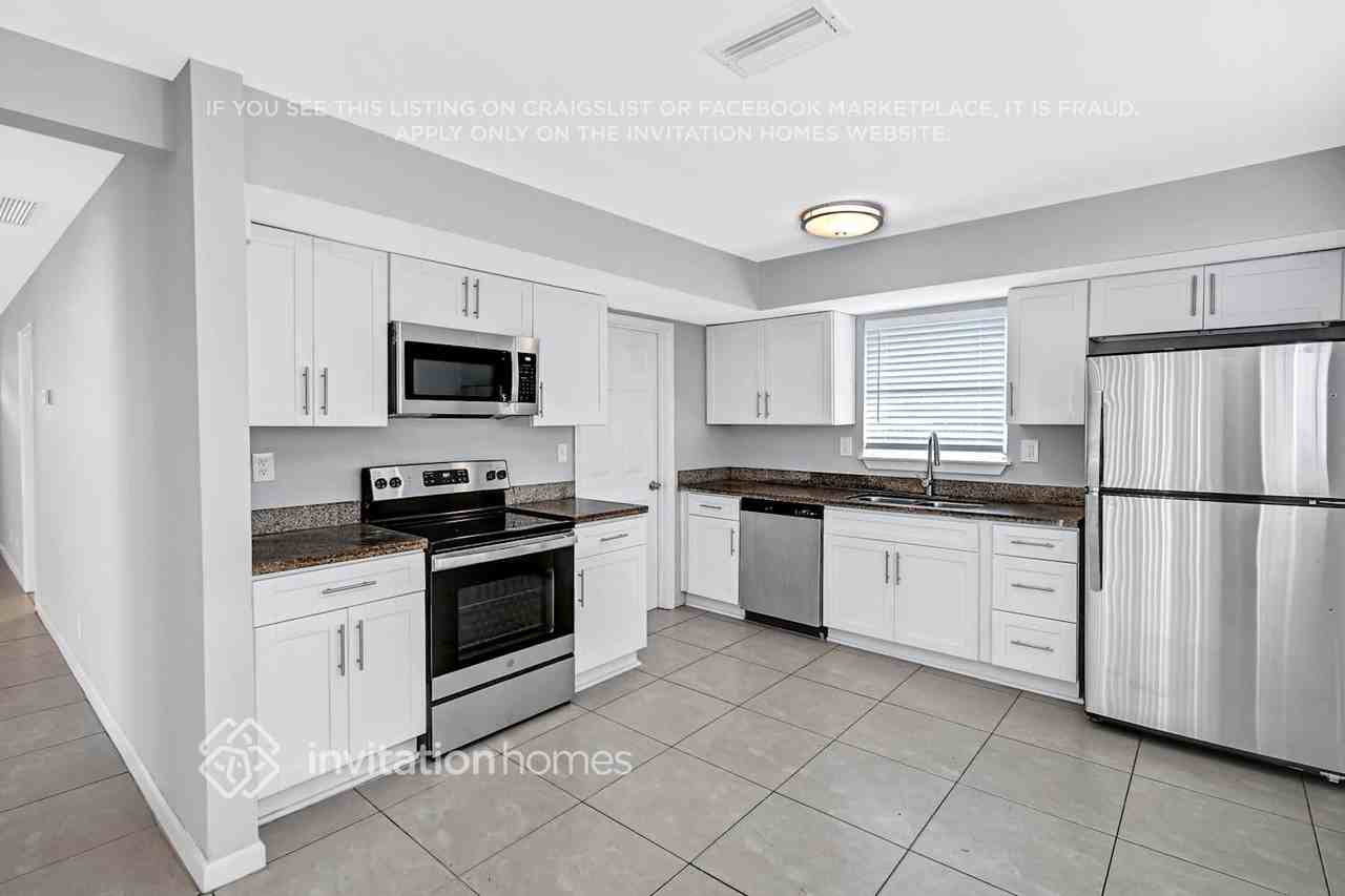 4806 Pine Knott Ln - Photo 6 of 25