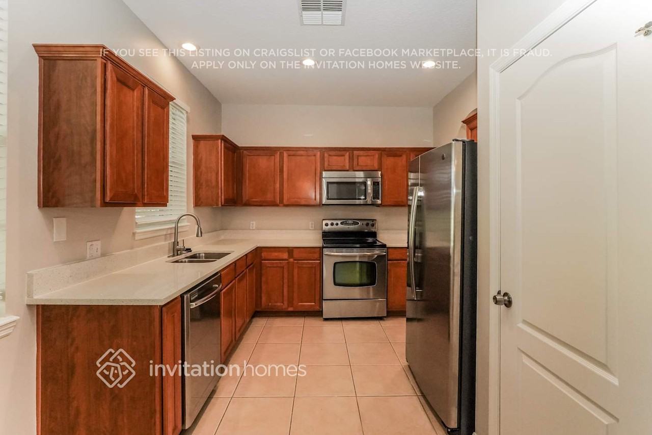 7148 Five Oaks Dr - Photo 7 of 18