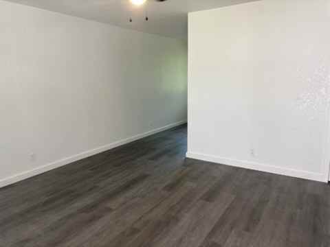 571 N Cherokee St #4 - Photo 2 of 5