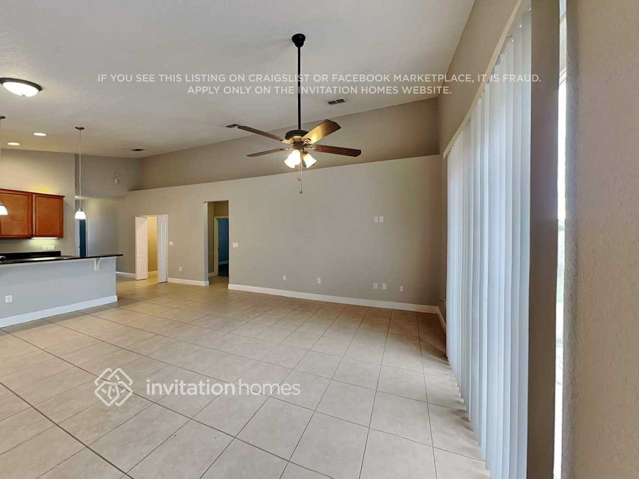 550 Hibiscus Cove Dr - Photo 4 of 17