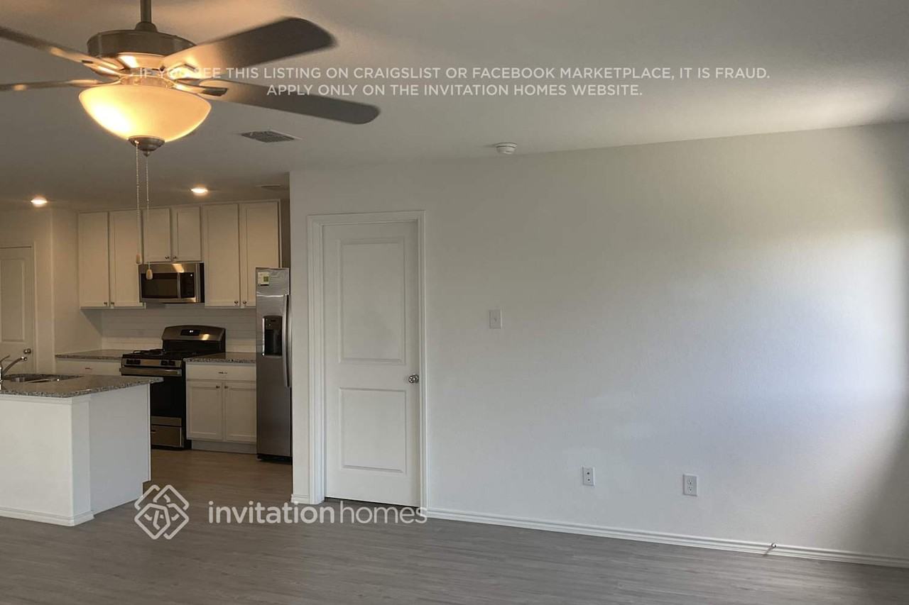 4020 Mountain Meadow Rd - Photo 4 of 15