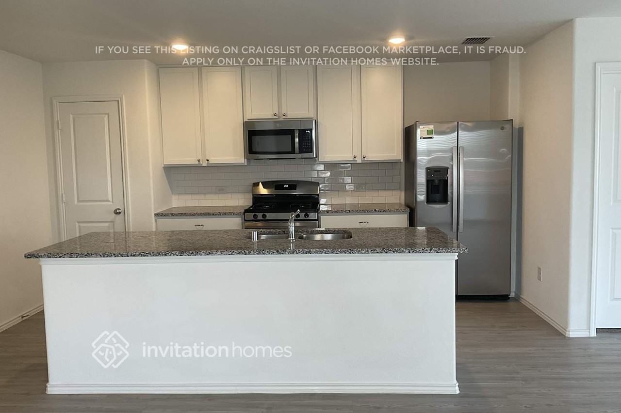 4020 Mountain Meadow Rd - Photo 6 of 15