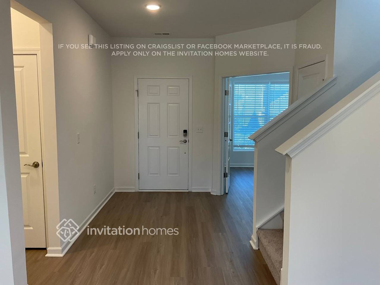 3808 Lantern Ln - Photo 3 of 19