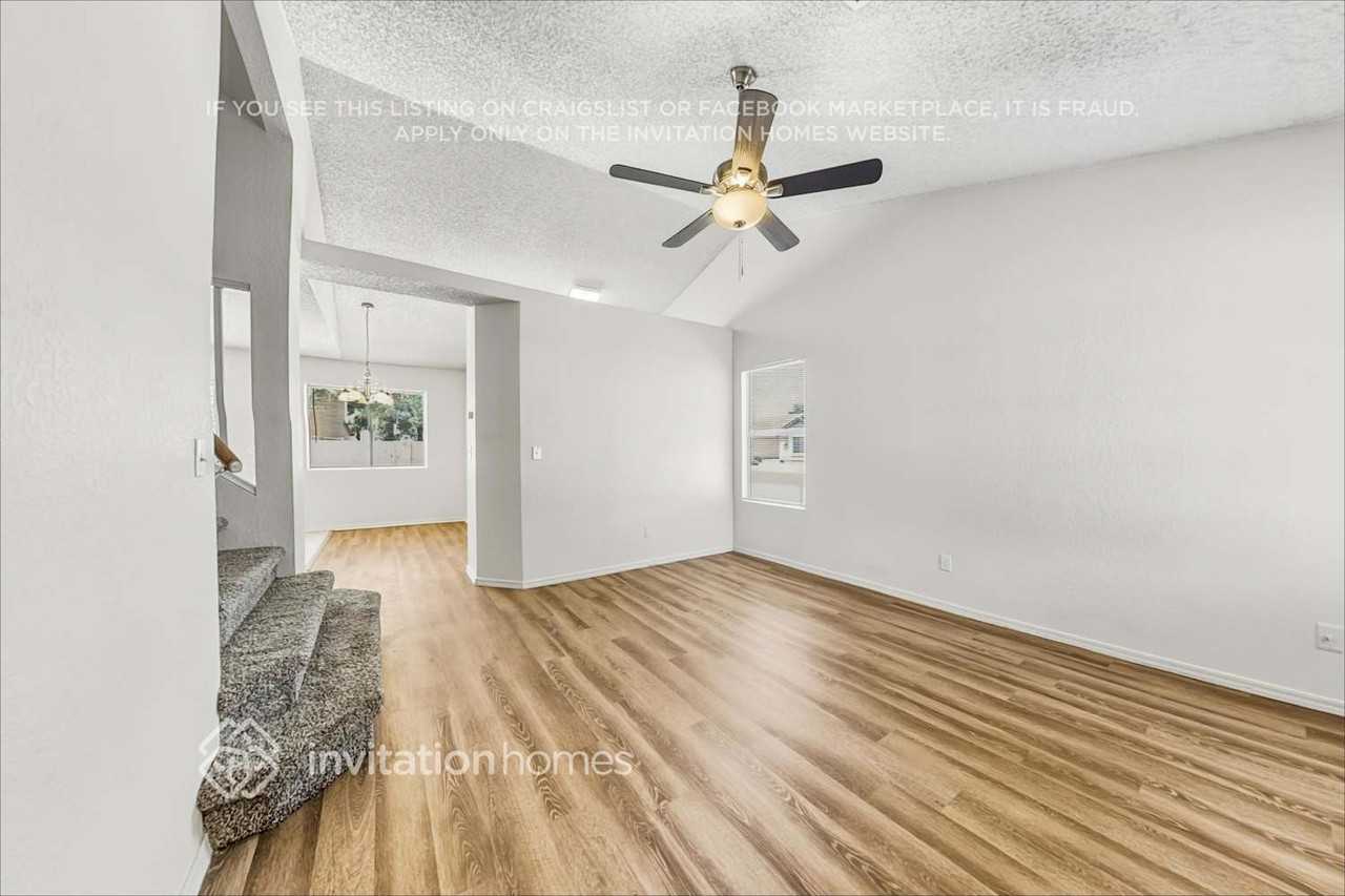 3814 W Elgin St - Photo 6 of 20