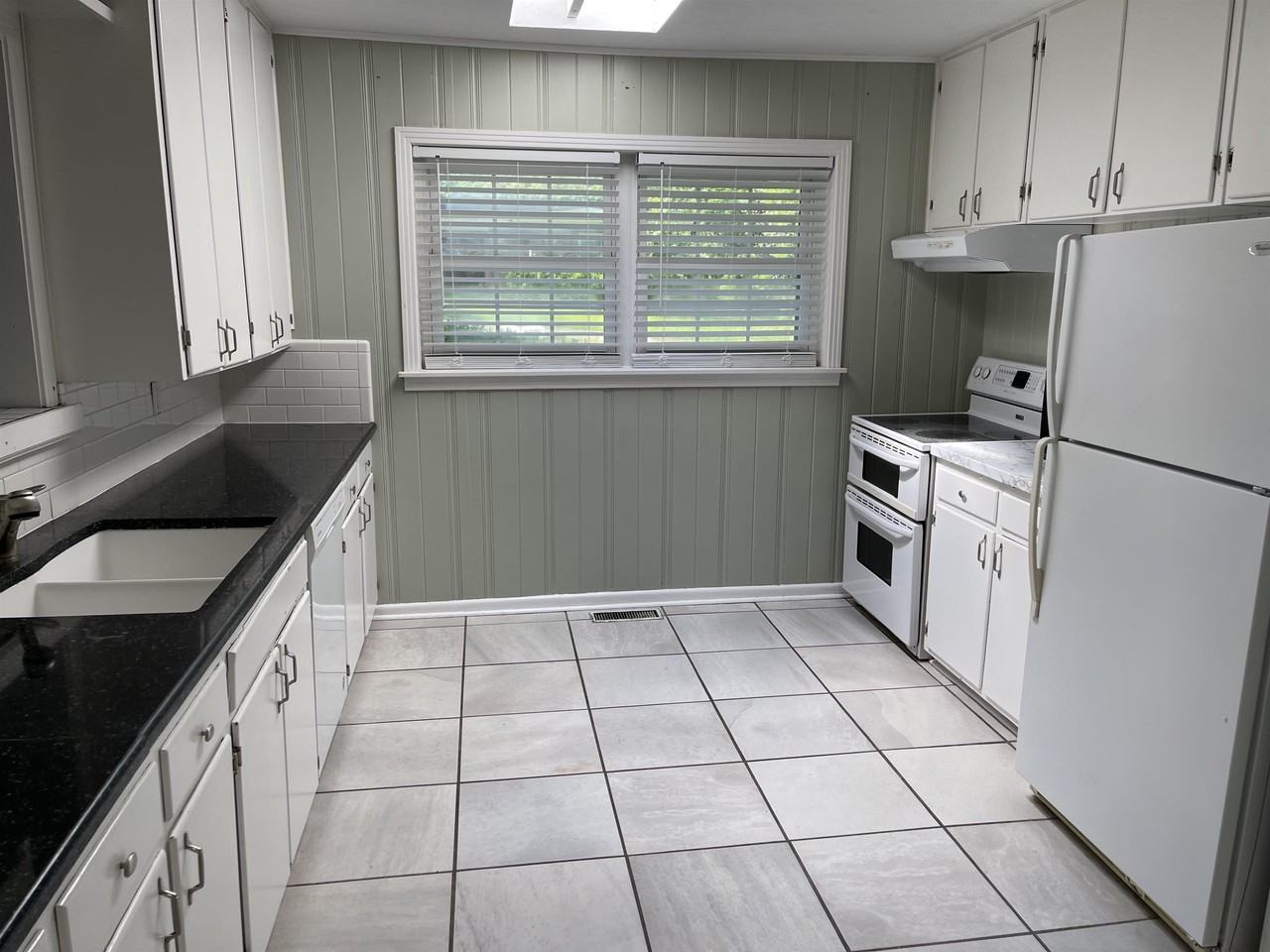 816 Watt Dr - Photo 2 of 15