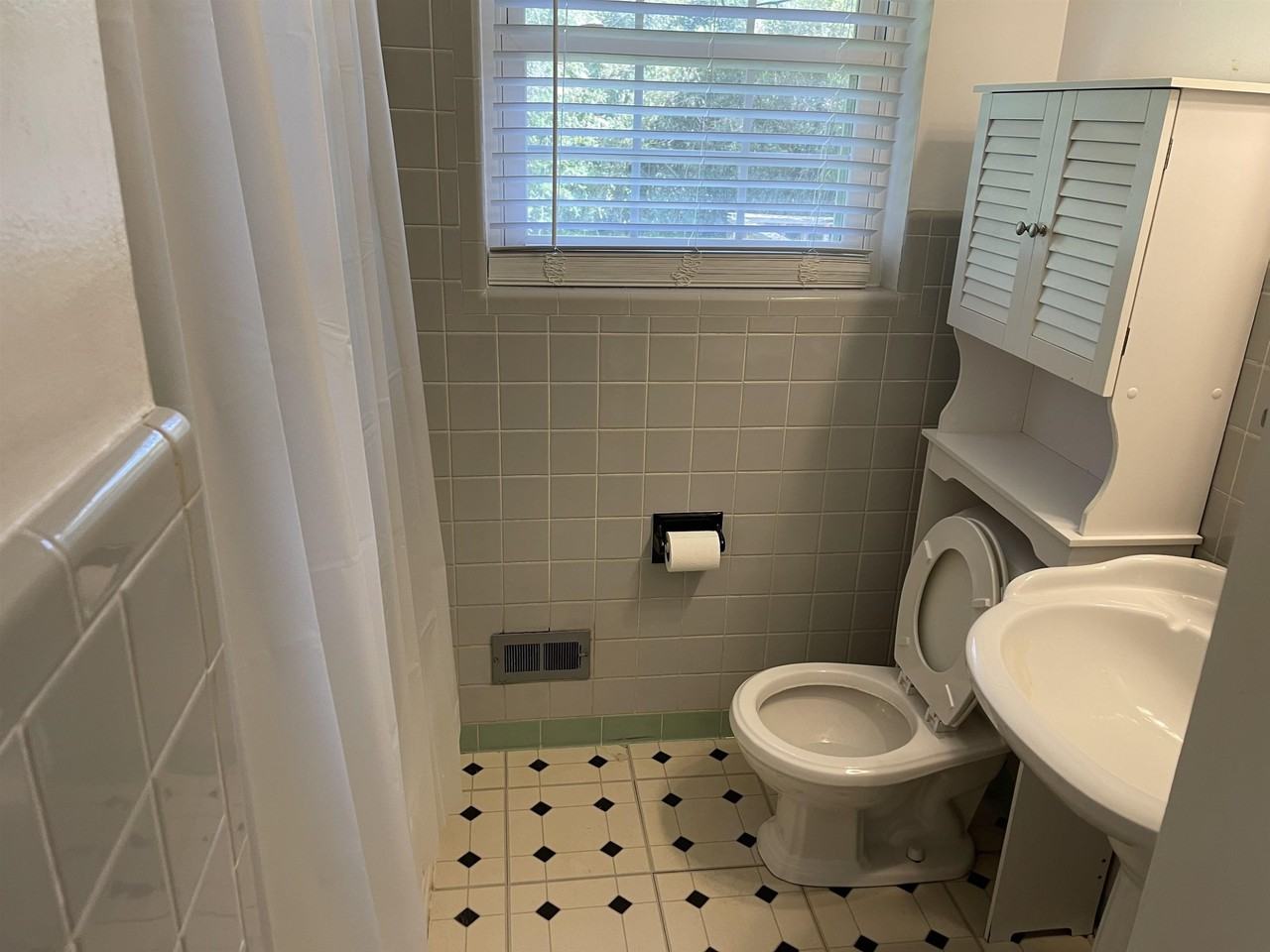 816 Watt Dr - Photo 7 of 15