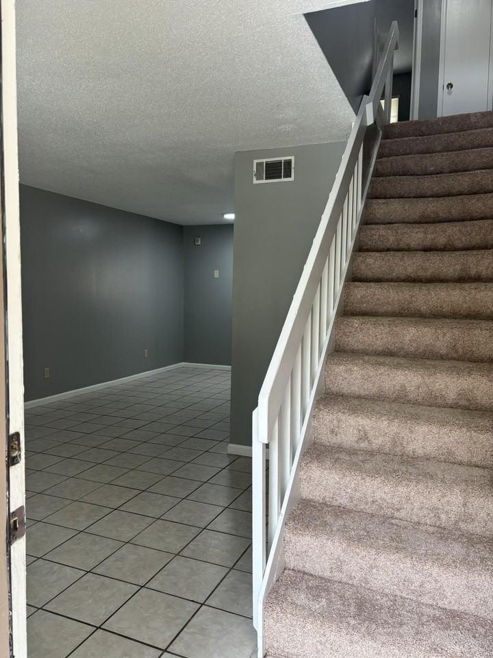 1018 Crossing Brook Way - Photo 2 of 26