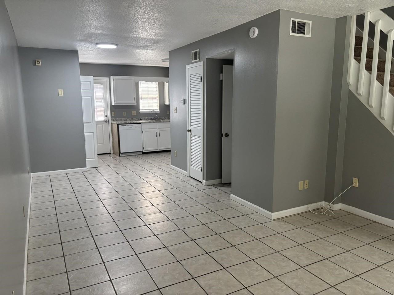 1018 Crossing Brook Way - Photo 3 of 26