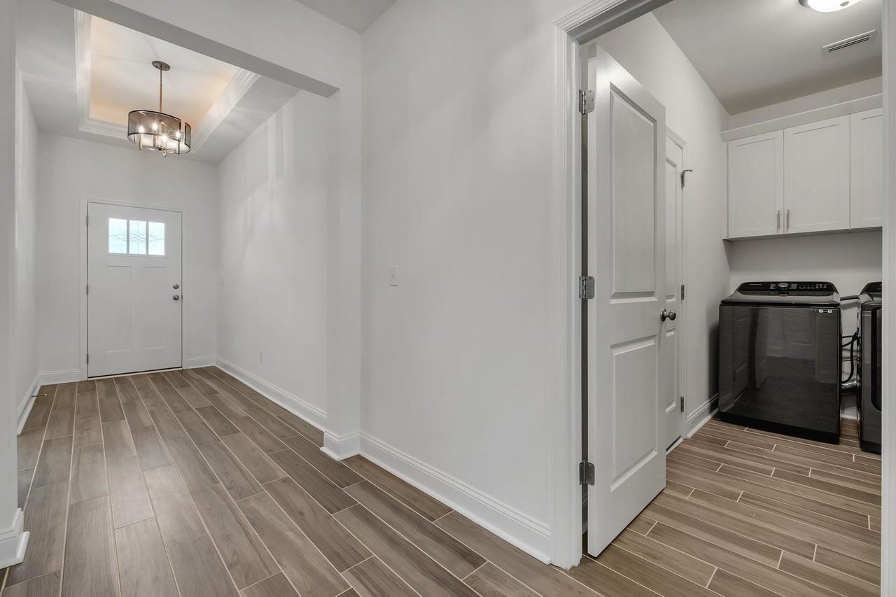 251 Bienville Pl - Photo 5 of 20