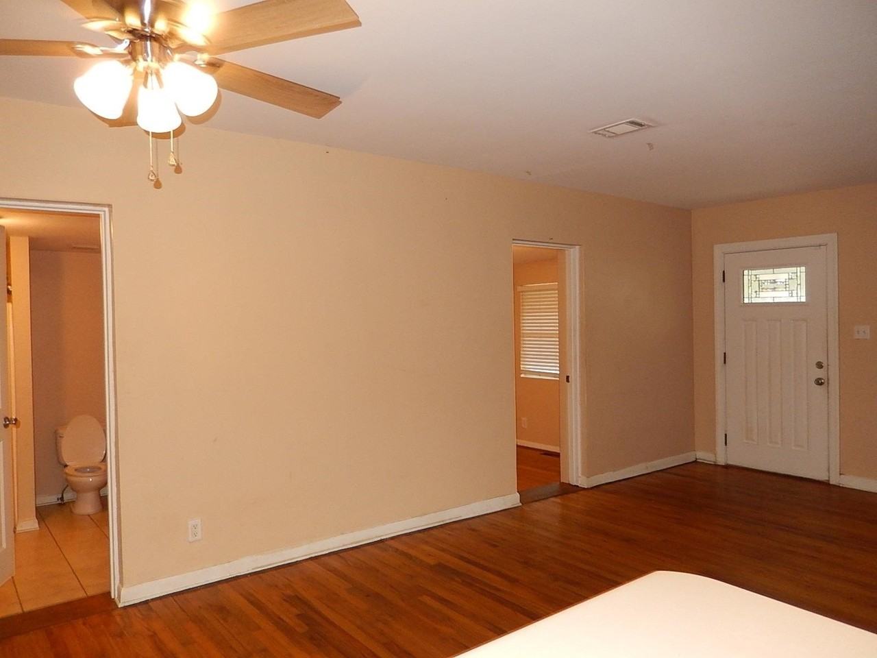 212 Edwards St - Photo 7 of 27