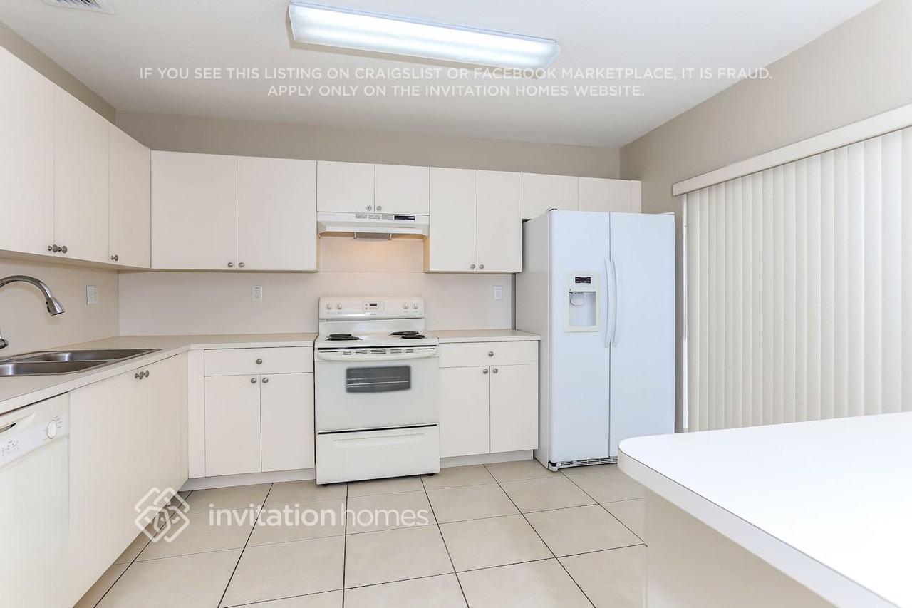 5927 Sw 163rd Ave - Photo 5 of 19