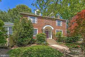 featured image of 4401 Davenport St Nw