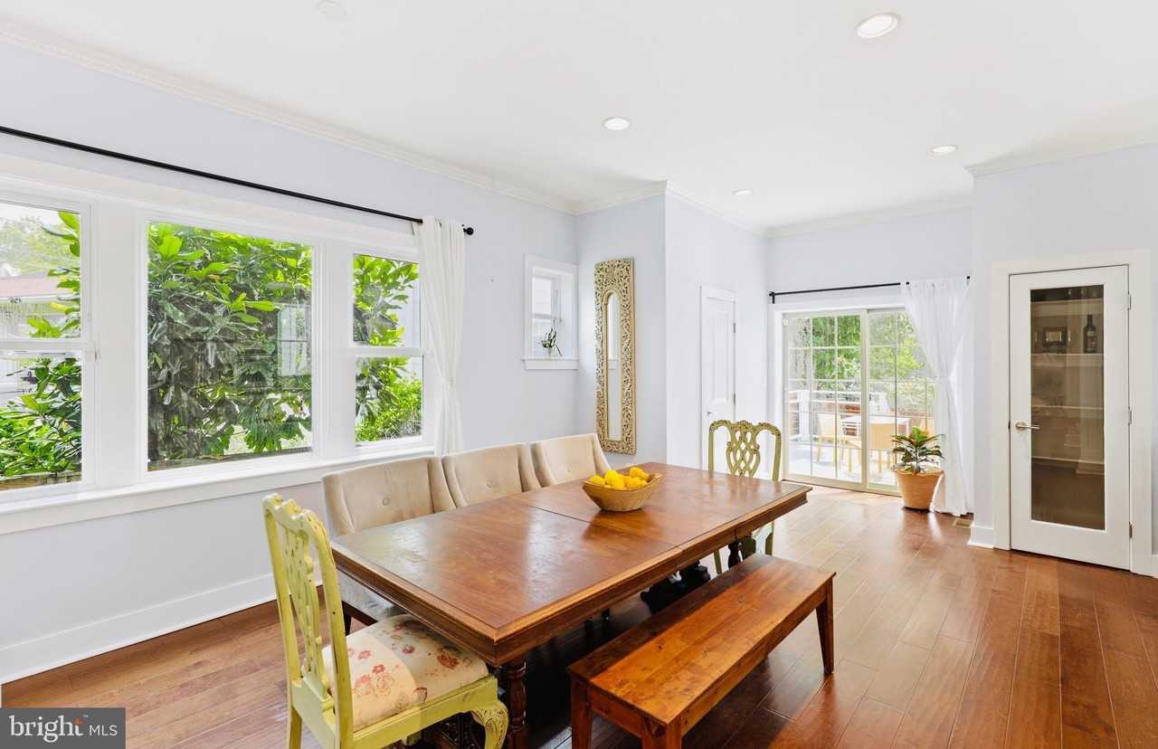 6729 Piney Branch Rd Nw - Photo 4 of 36