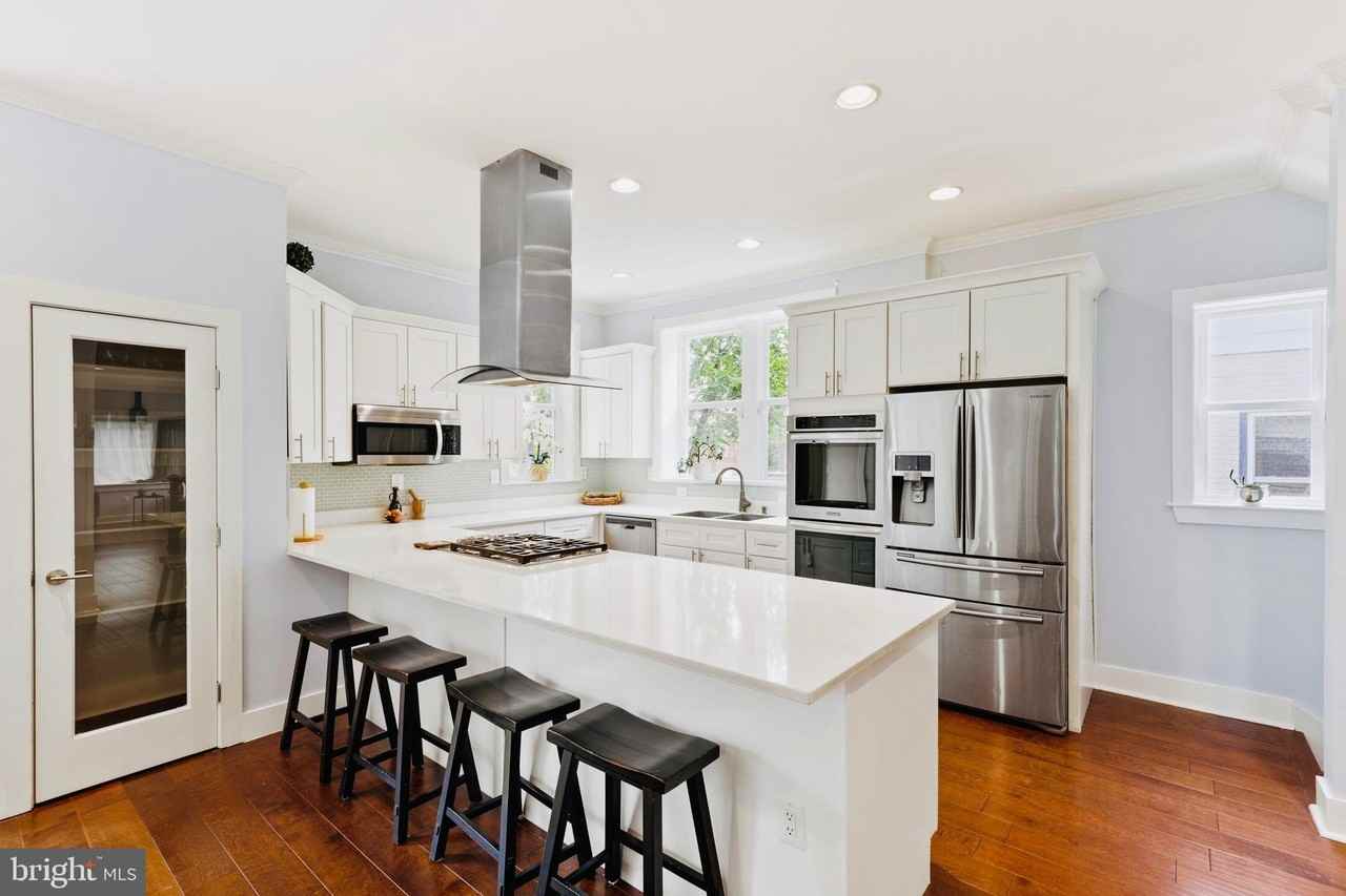 6729 Piney Branch Rd Nw - Photo 7 of 36