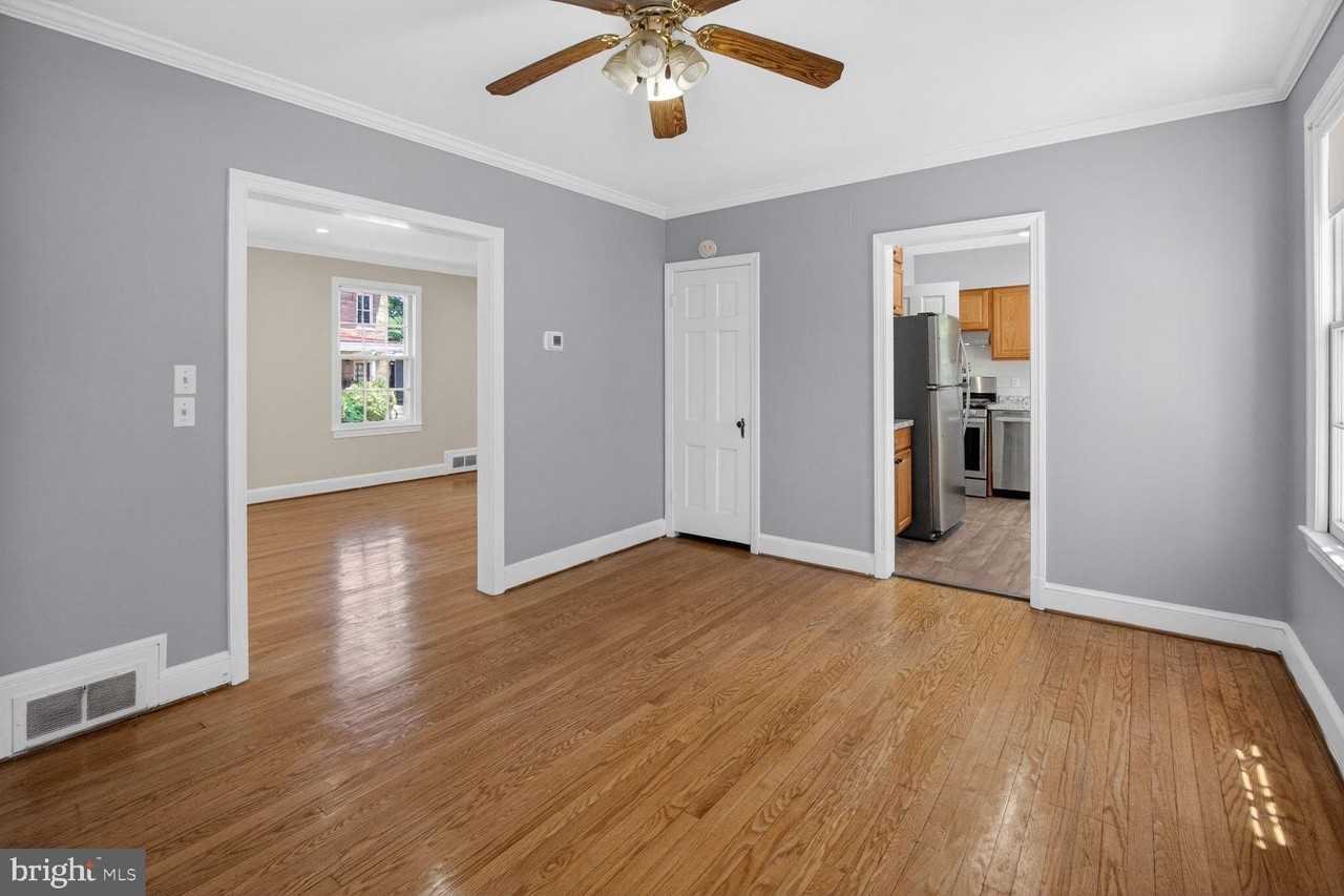4712 Piney Branch Rd Nw - Photo 7 of 25