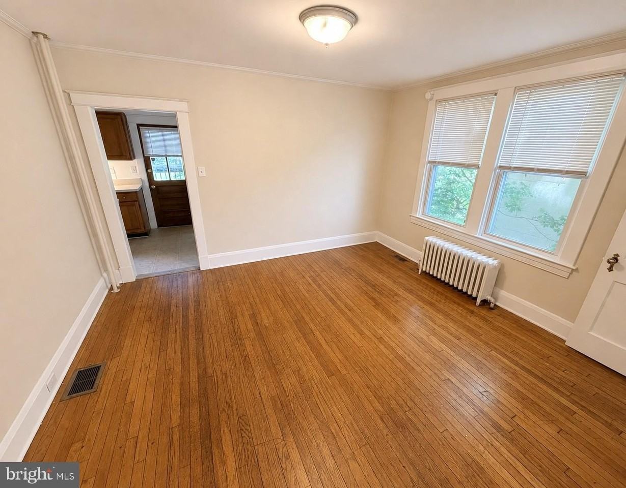 506 Cedarcroft Rd - Photo 3 of 16