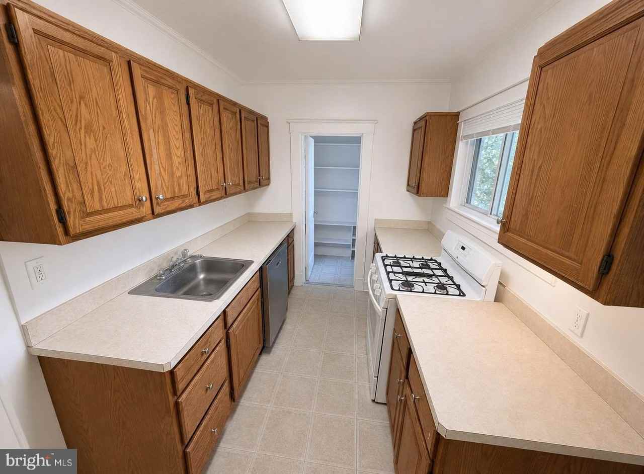 506 Cedarcroft Rd - Photo 5 of 16