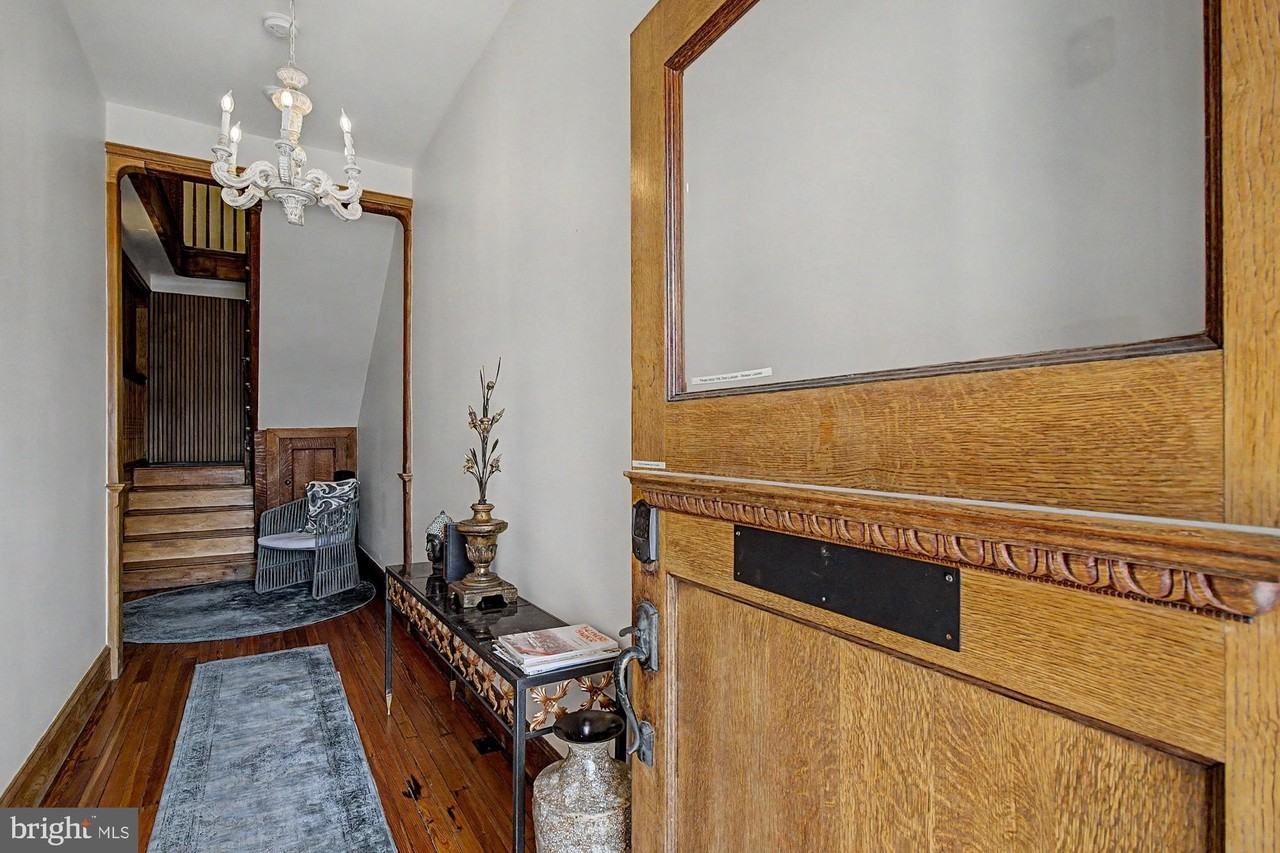 1625 Saint Paul St - Photo 4 of 22