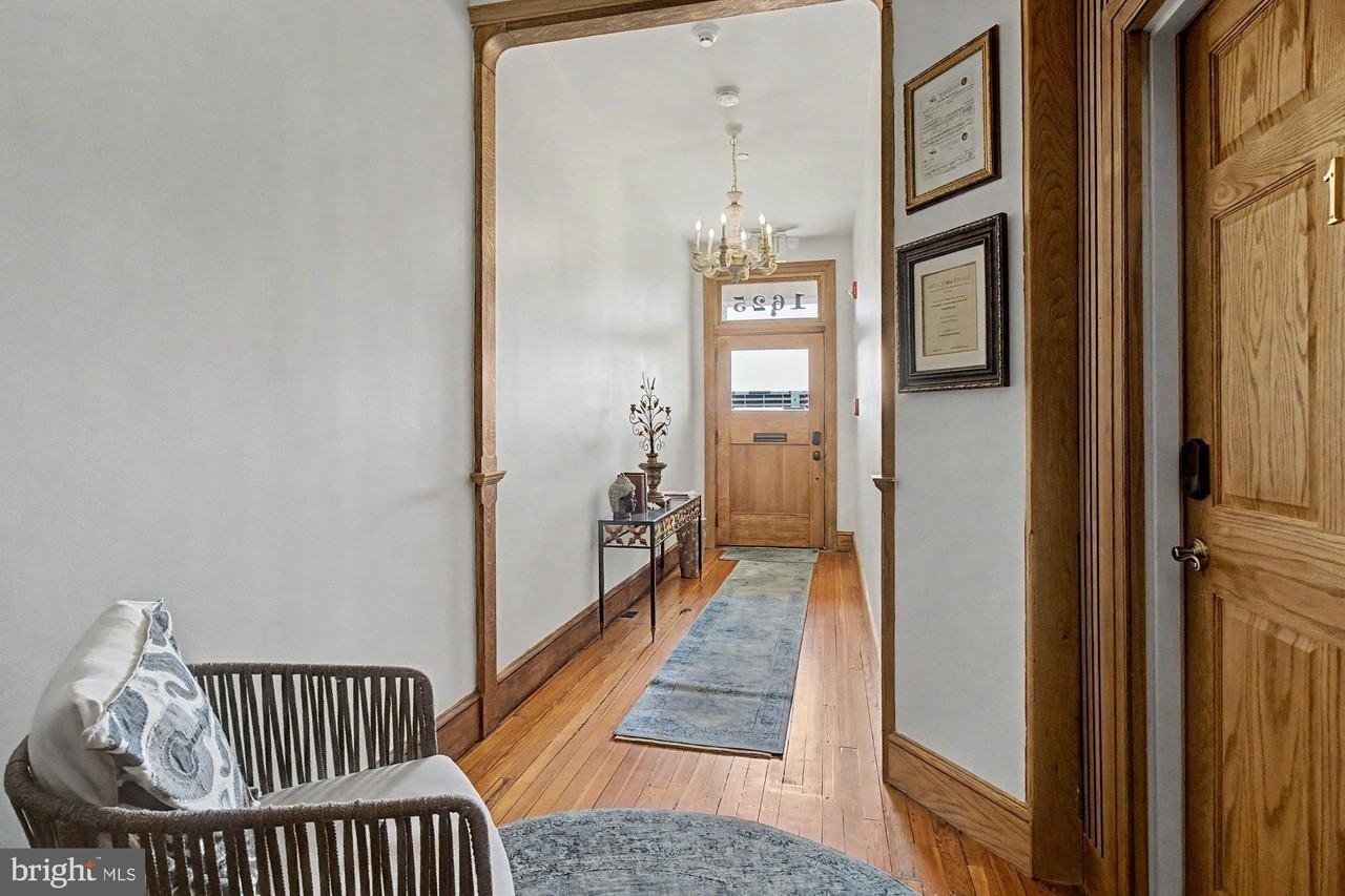 1625 Saint Paul St - Photo 5 of 22