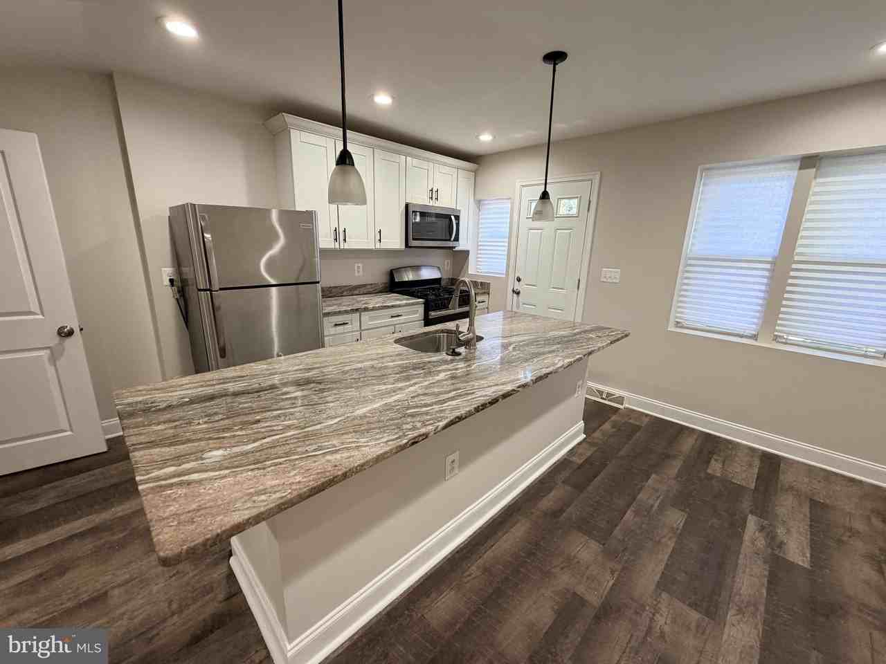 607 Cheraton Rd - Photo 4 of 17