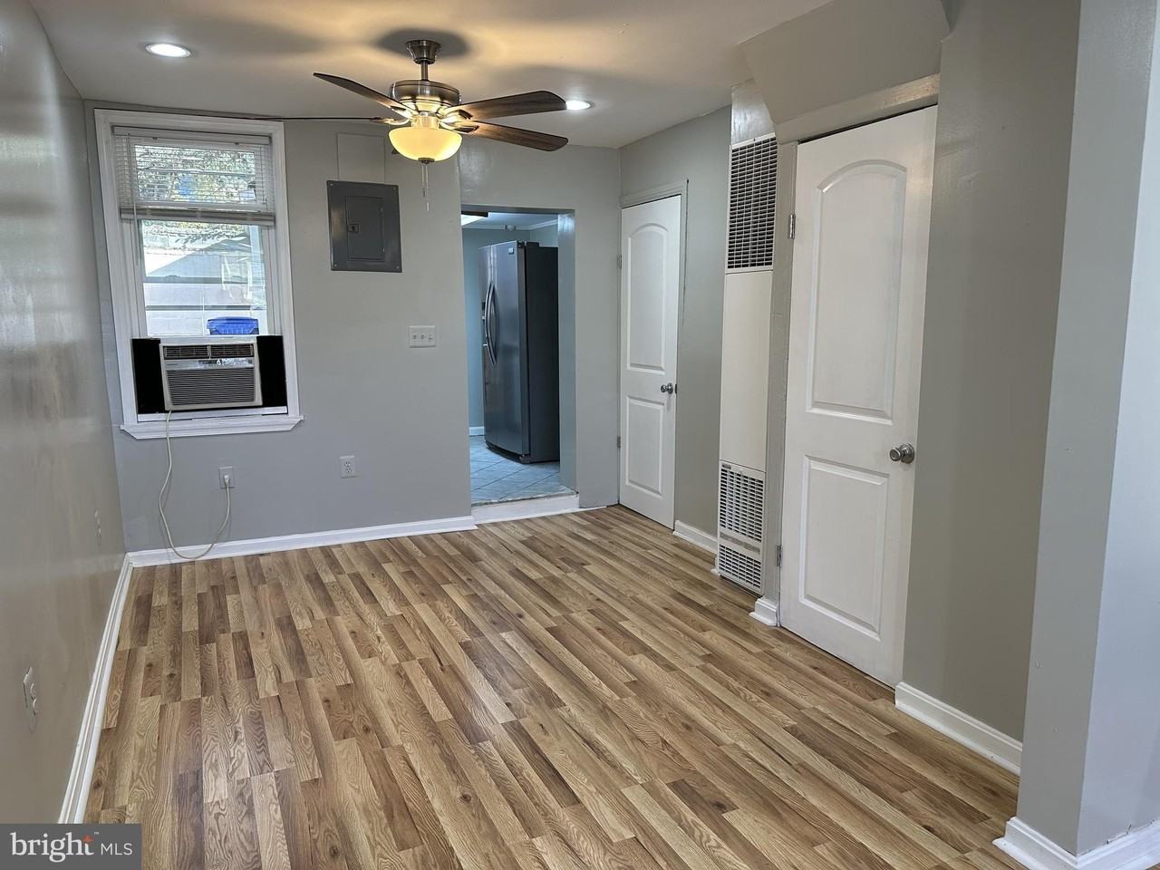 227 S Durham St - Photo 3 of 26