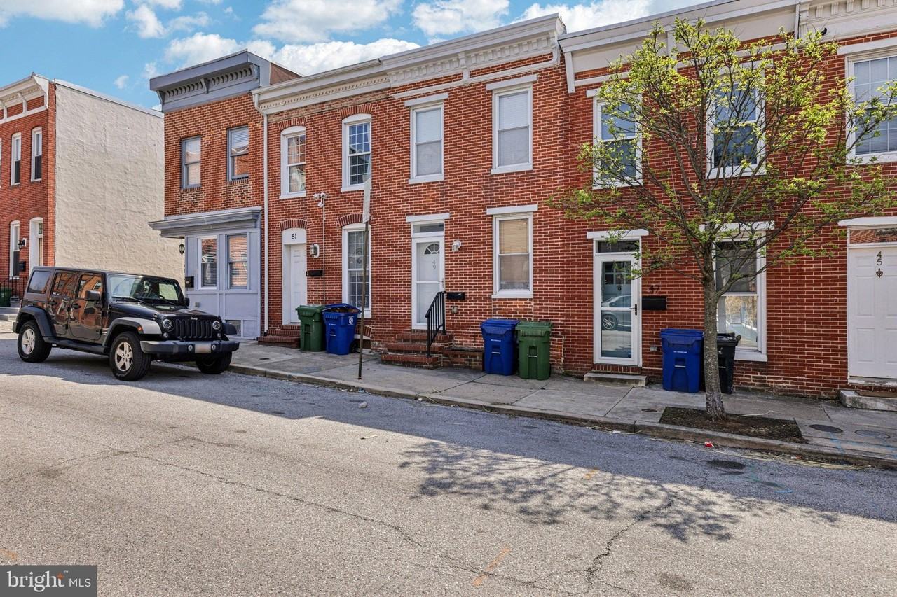49 E Heath St - Photo 2 of 43