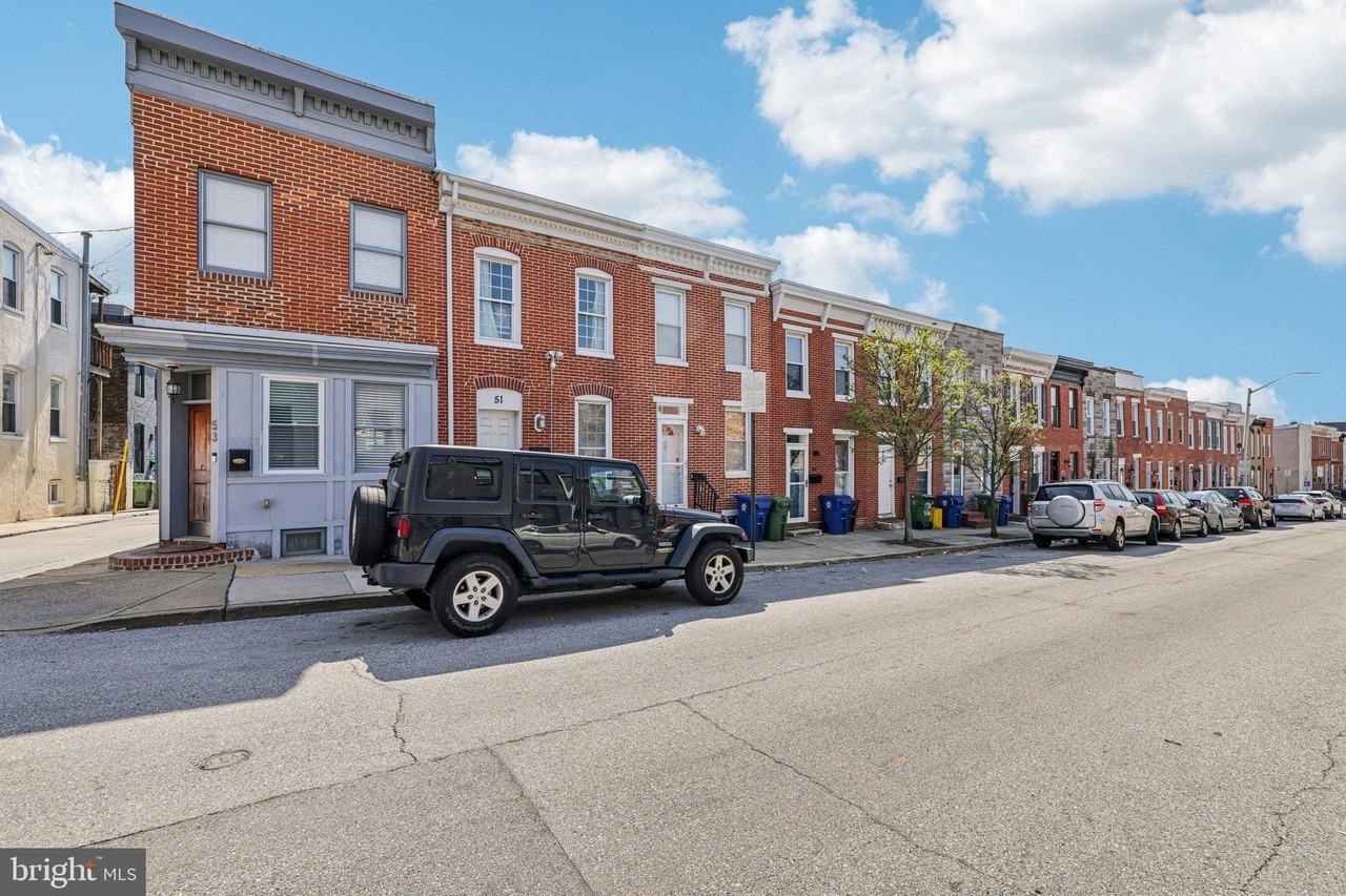 49 E Heath St - Photo 3 of 43